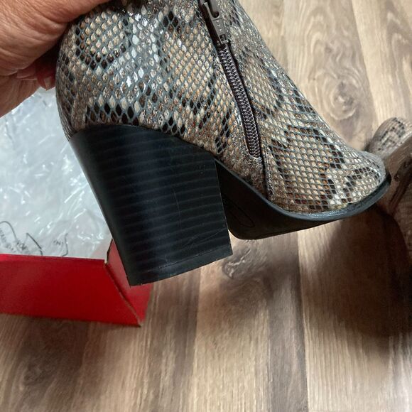 New Directions Snake Print Ankle Boots Size 7 - Picture 7 of 9